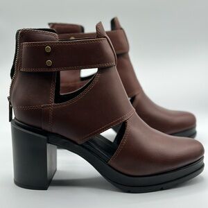 Sorel Margo Cut Out Bootie in Burro